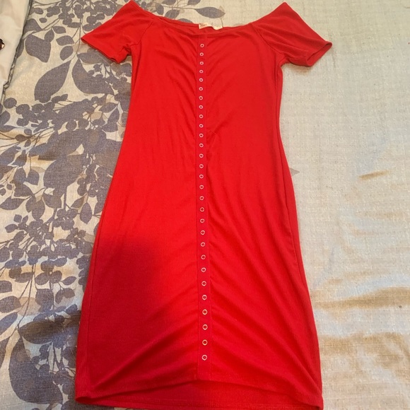 Off shoulder dress - Picture 3 of 3